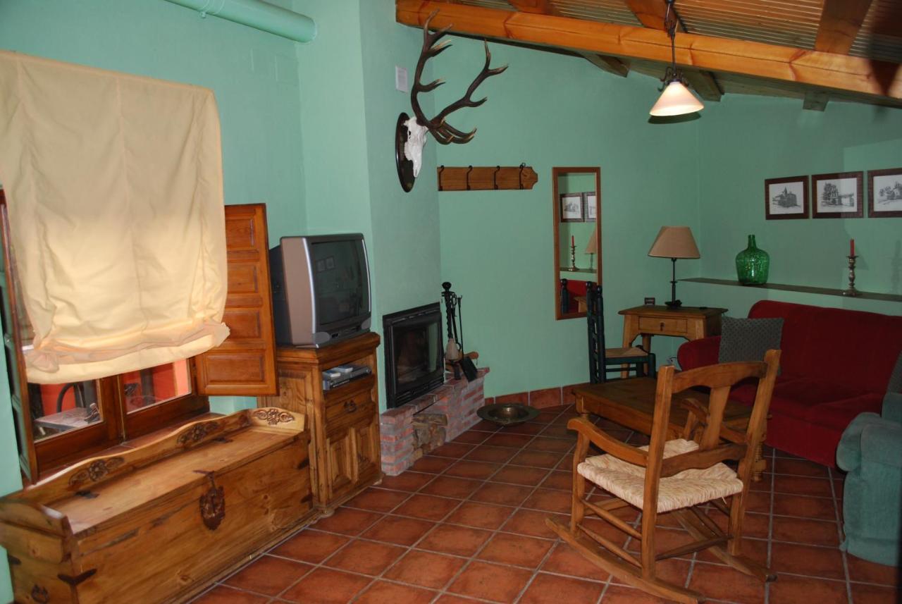 El Uncar Villa Castrejon de la Pena Luaran gambar
