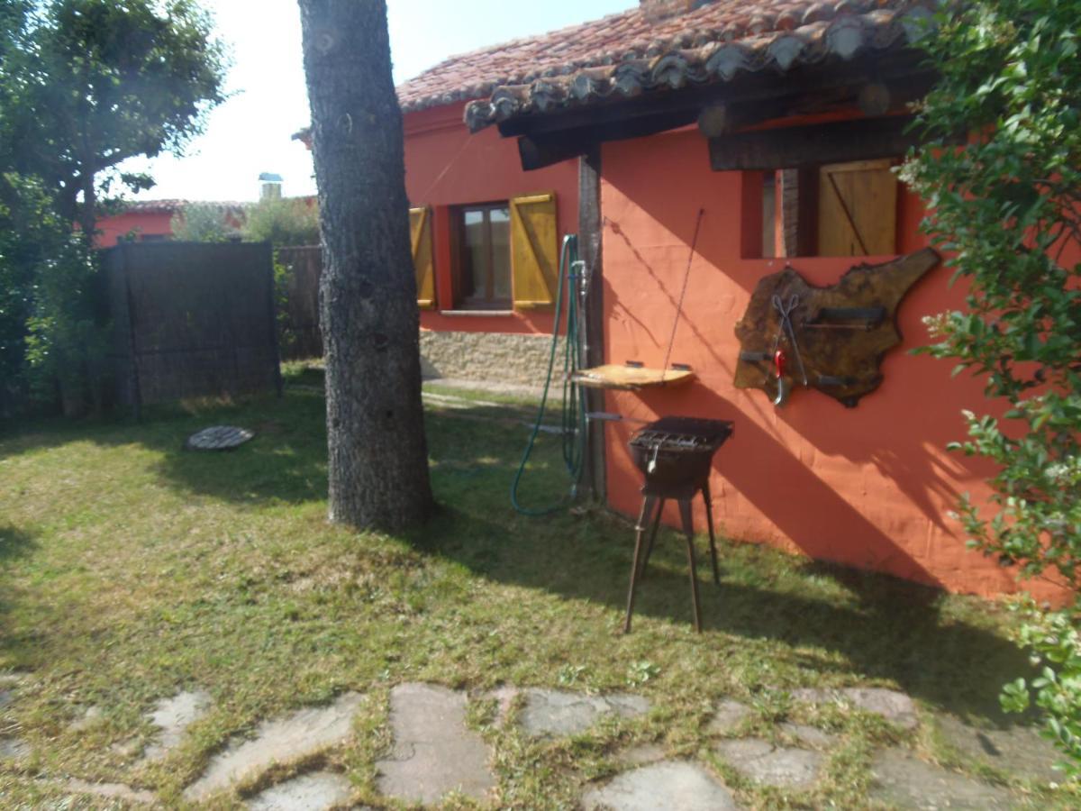 El Uncar Villa Castrejon de la Pena Luaran gambar