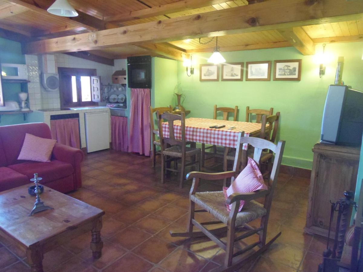 El Uncar Villa Castrejon de la Pena Luaran gambar